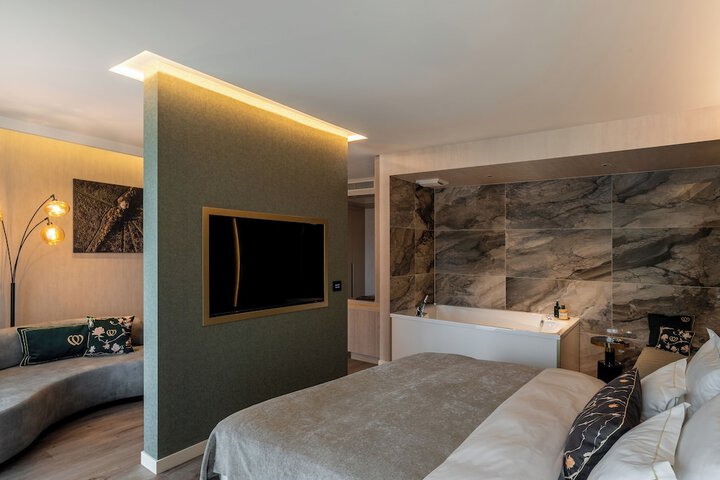 Room 22 of 58