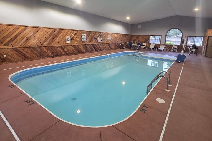 Hotel with Pool