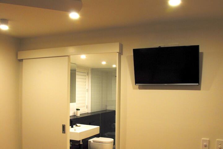 Room 43 of 105