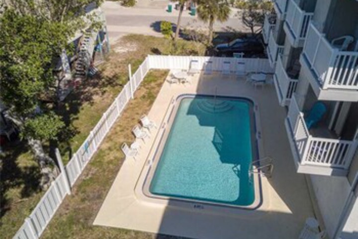 Pool 26 of 42