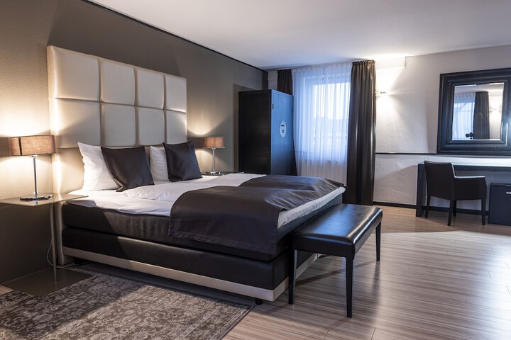 Room 43 of 105