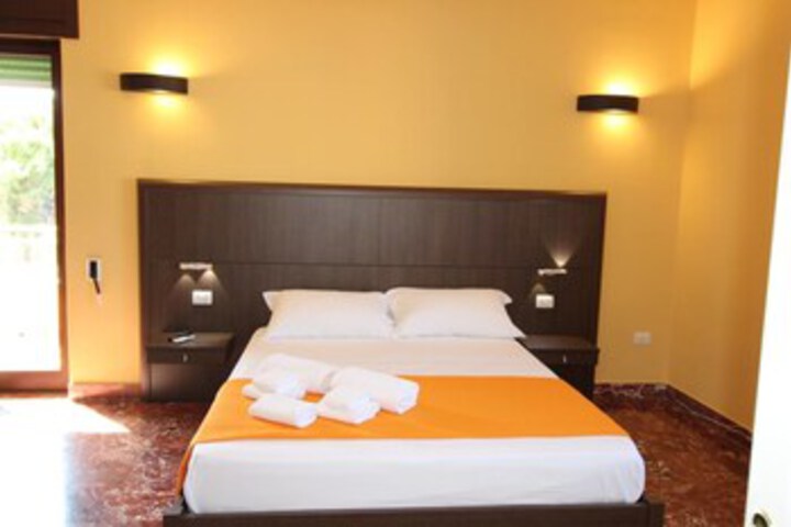 Room 7 of 17