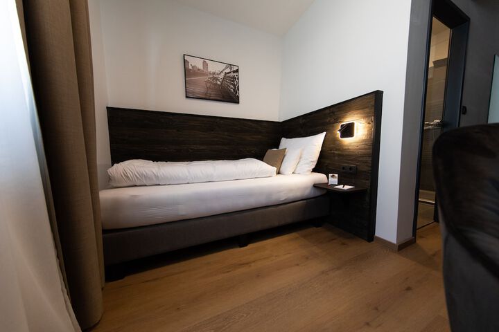 Room 3 of 30