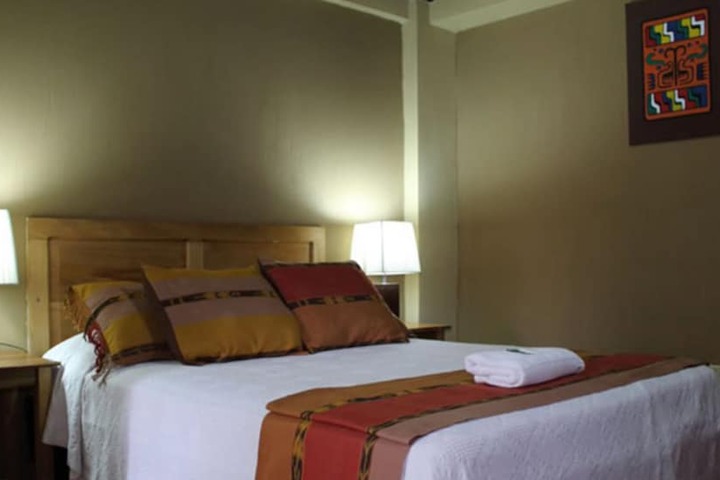 Room 6 of 9