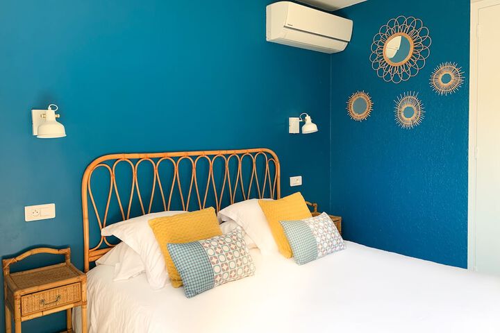 Room 32 of 74