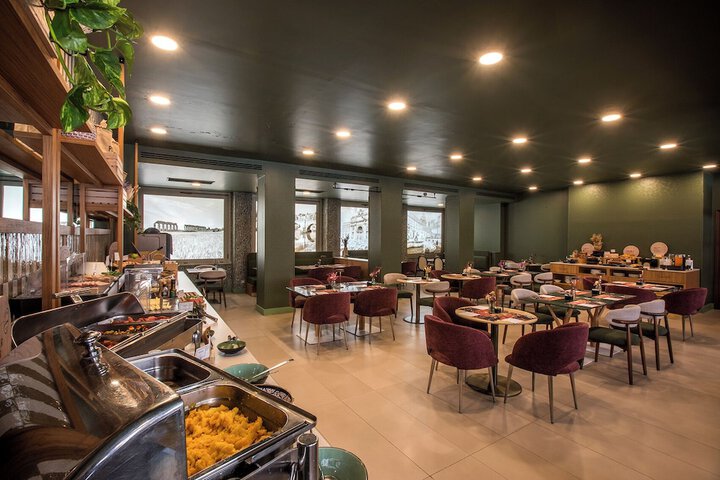 Dining 109 of 136