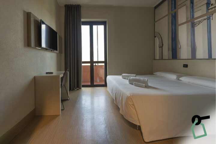 Room 10 of 20