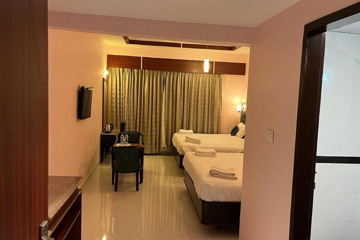 Room 8 of 18