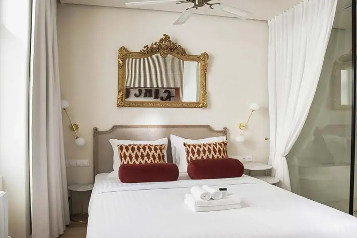 Room 3 of 13