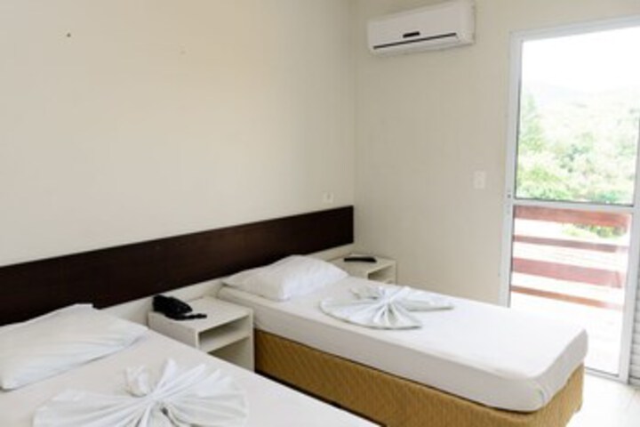Room 6 of 37
