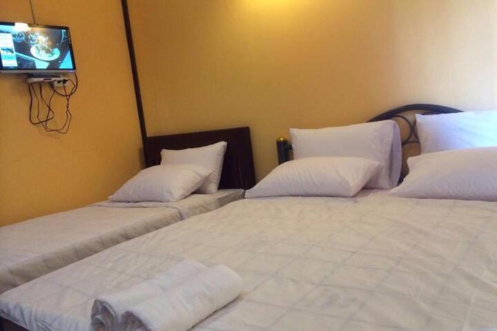 Room 2 of 5