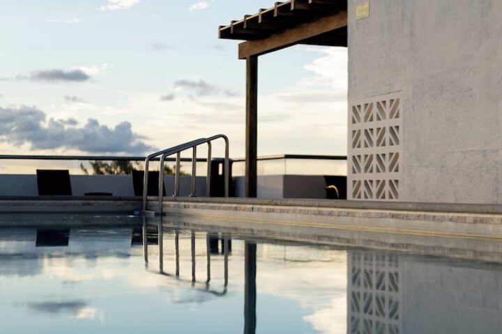 Pool 33 of 41