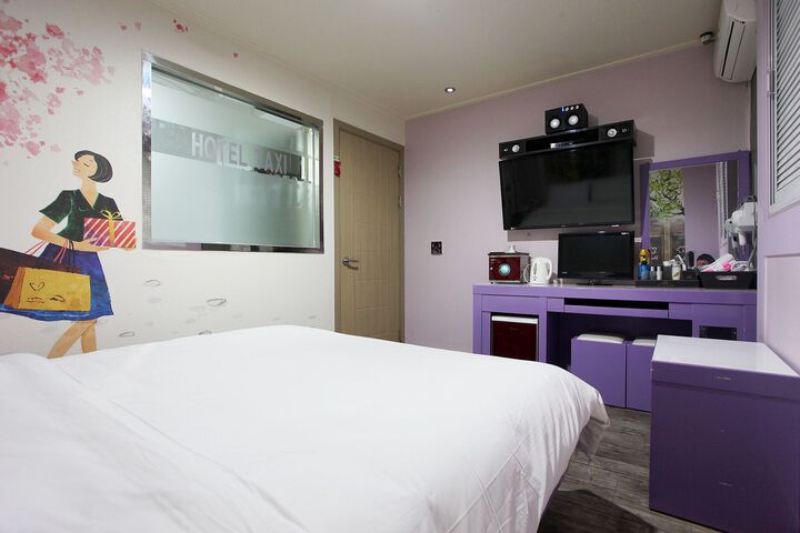 Room 33 of 69