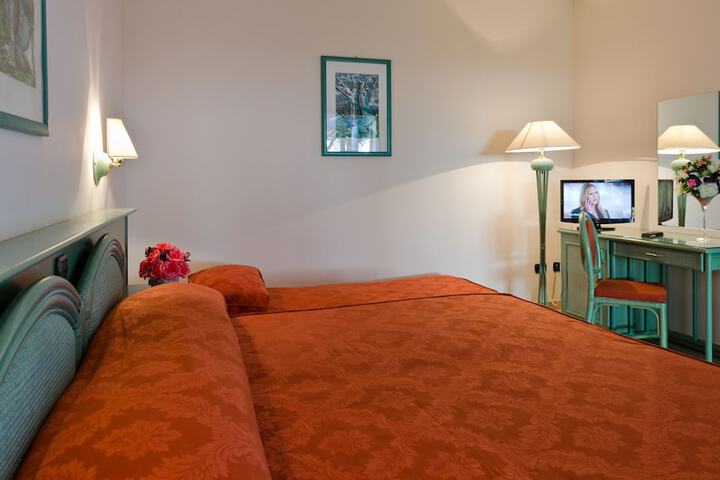 Room 9 of 52