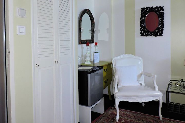 Room 35 of 68