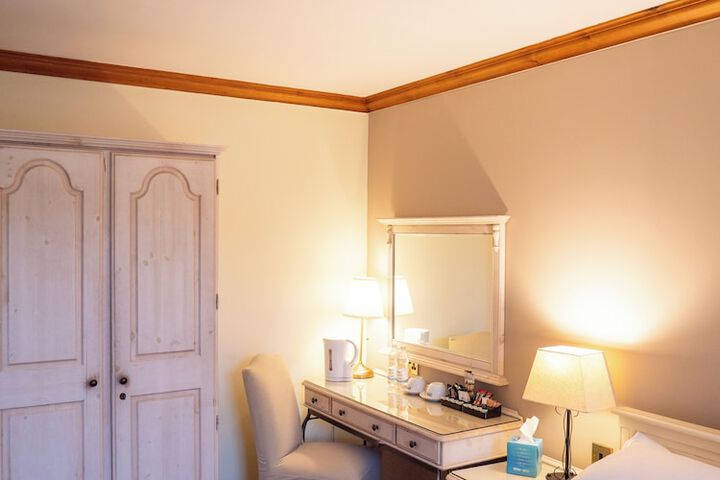 Room 12 of 32