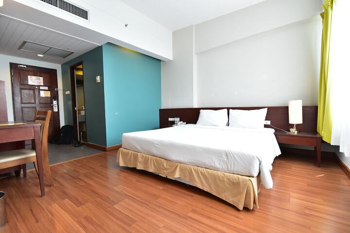 Room 29 of 84