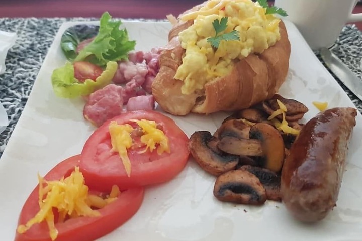 Breakfast/Coffee Service 12 of 19