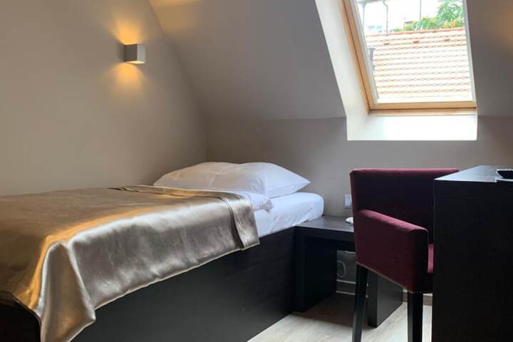 Room 8 of 55