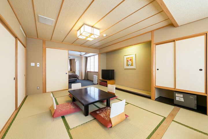 Room 19 of 124