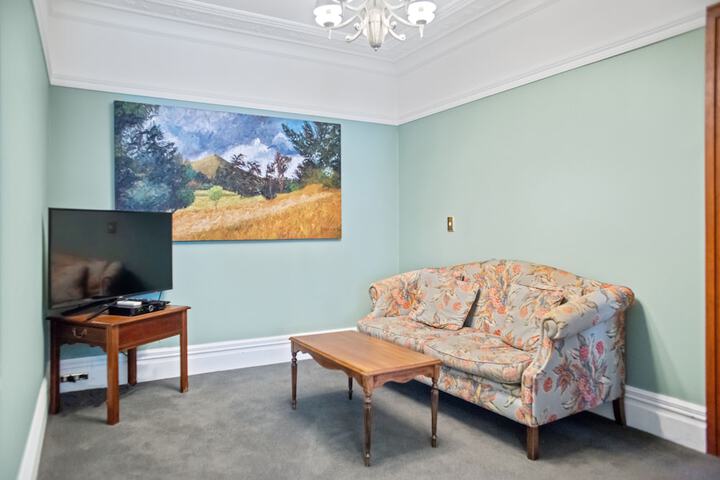 Room 8 of 24