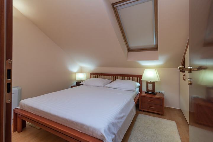 Room 12 of 45