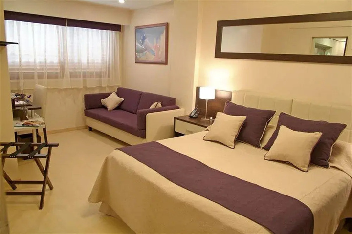 Room 2 of 5