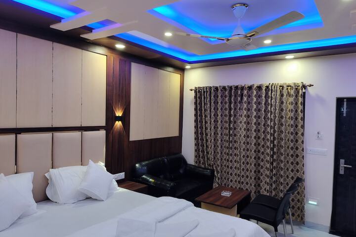 Room 3 of 22