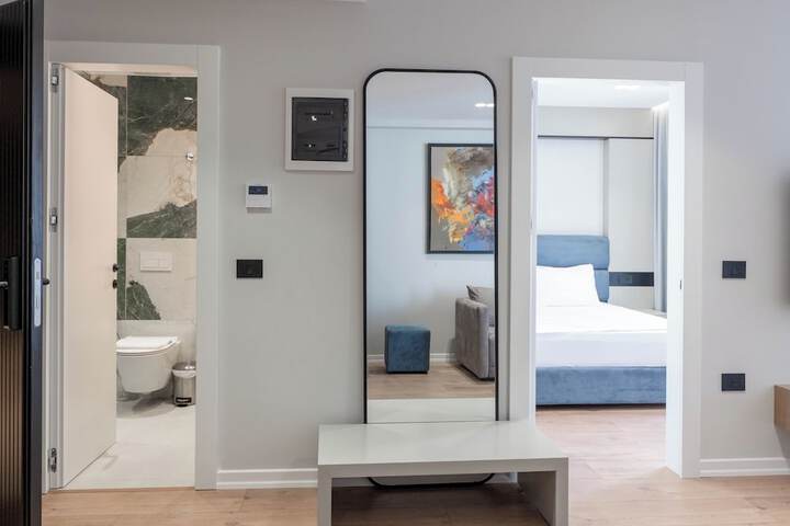 Room 44 of 186