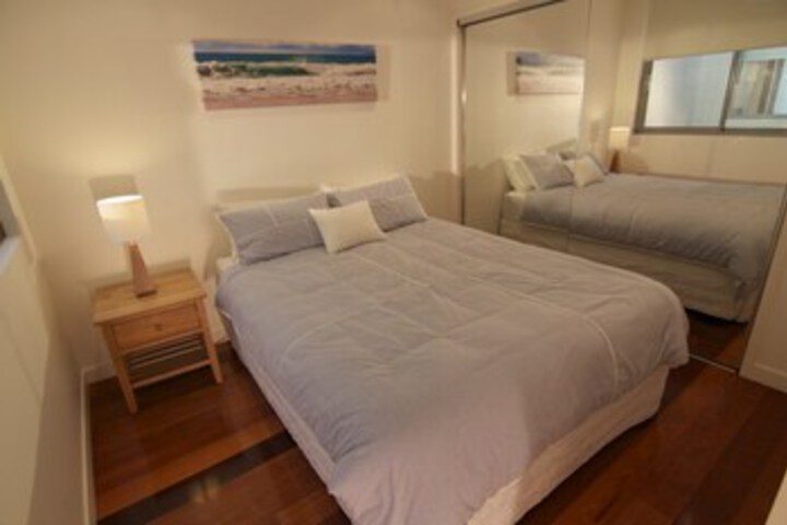 Room 9 of 11