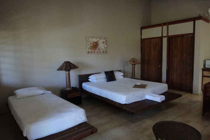 Room 2 of 48