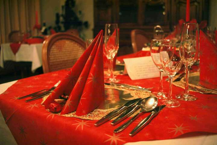 Dining 32 of 50
