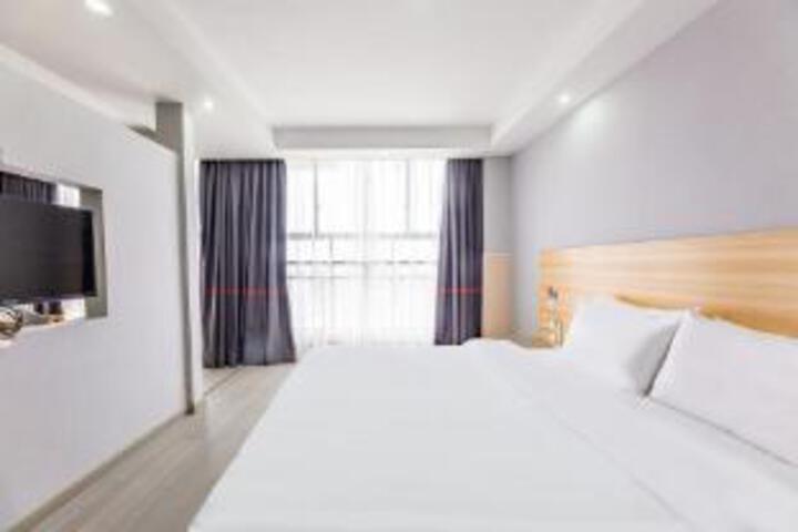 Room 8 of 8