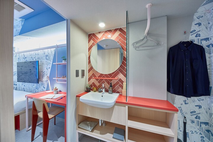 Room 35 di 60