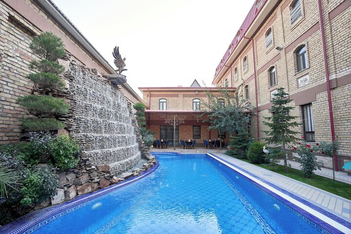Pool 49 of 88