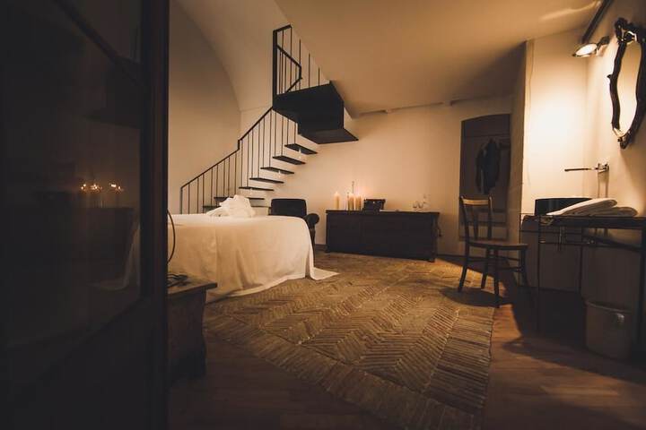 Room 24 of 119