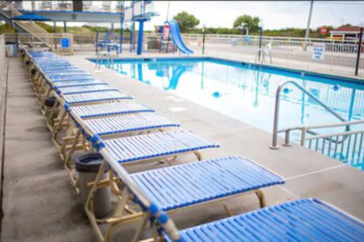 Pool 175 of 216