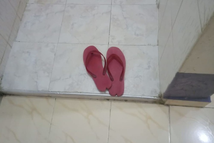 Room 4 of 9