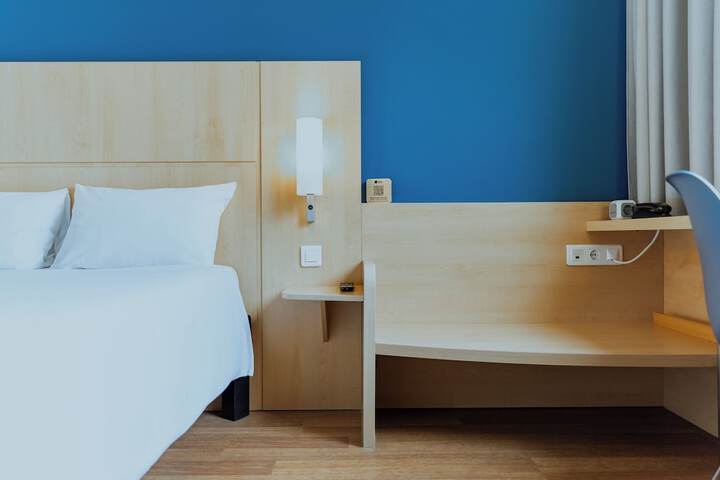 Room 25 of 110