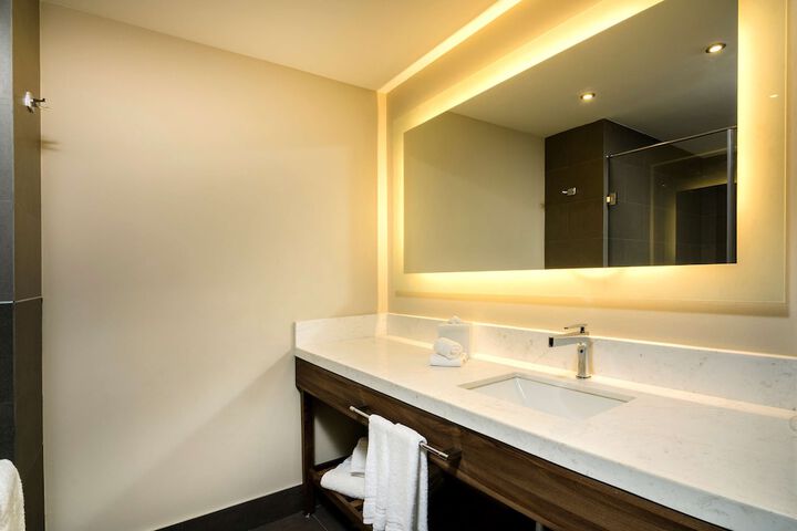 Room 53 of 103