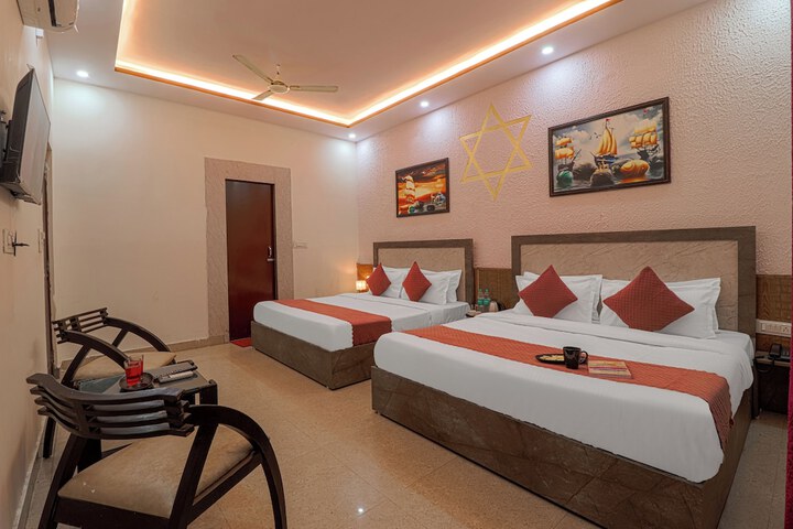 Room 7 of 34