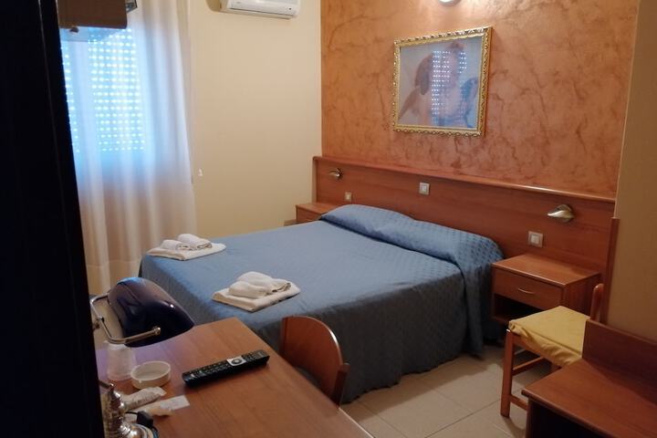 Room 22 of 73