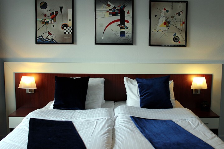 Room 15 of 72