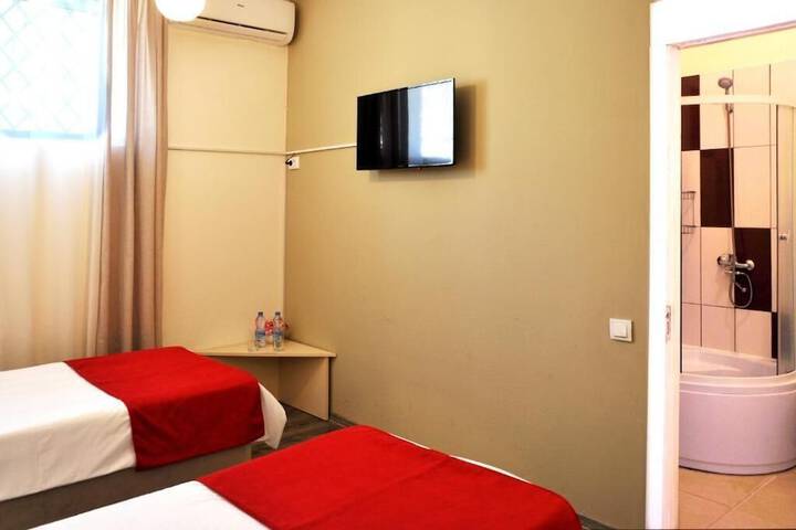 HOTEL NAMELESS