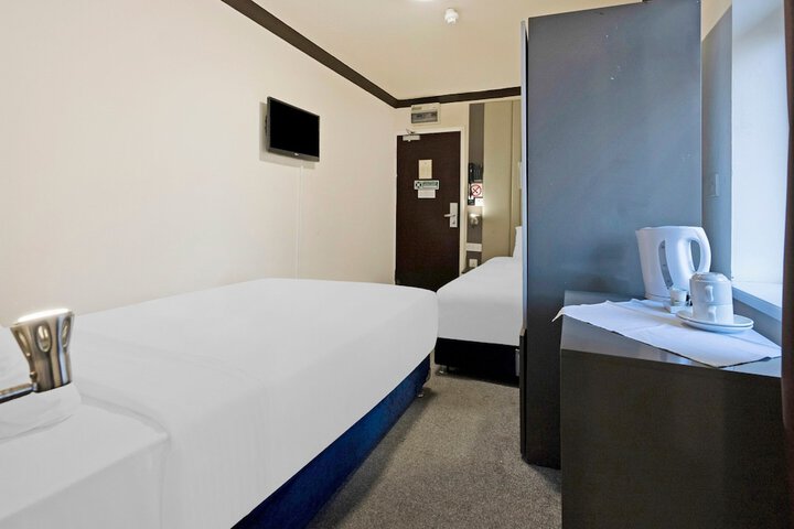 Room 43 of 83