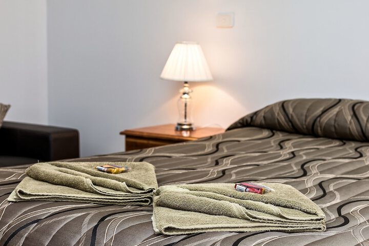 Room 3 of 34