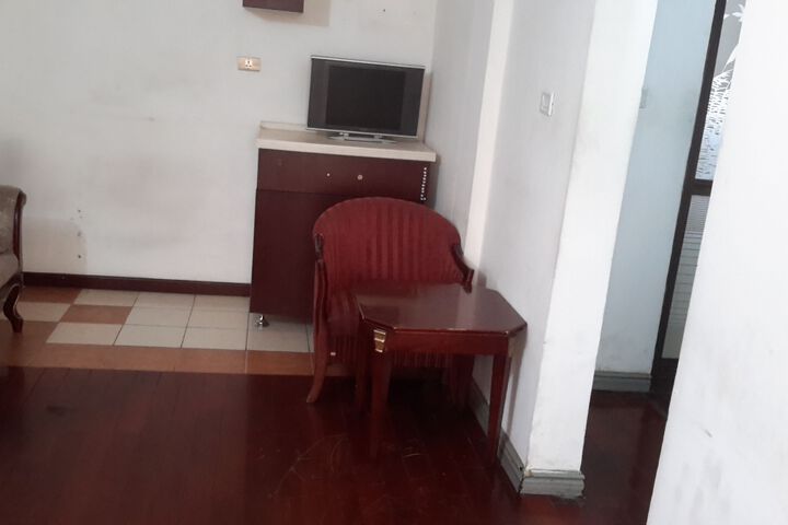 Room 28 of 28