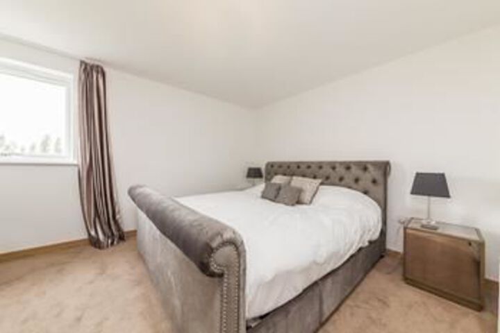Room 7 of 11