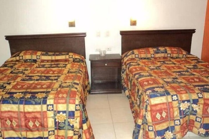 Room 4 of 14