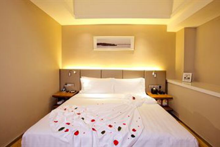 Room 8 of 46
